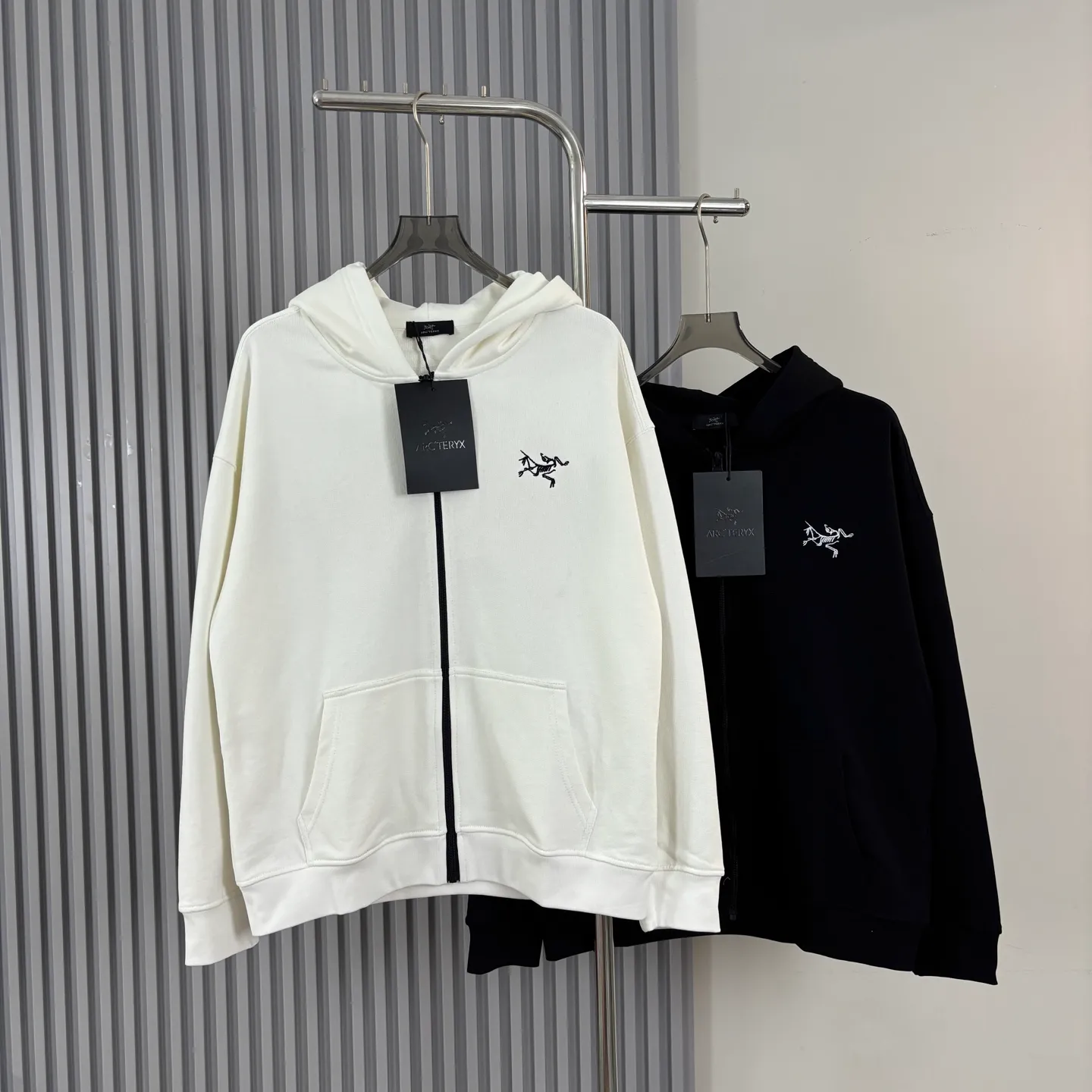 150 Arc'teryx g （ ） Quality Premium Quality Color：Black White Size：M/L/XL/XXL M L XL XXL 120 124 128 132 69 71 73 75 62 64 66 68 54 55 56 57 （ ： 1～3 cm ）